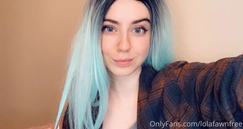 You know where to go to see me nude:

onlyfans.com/lolafawn