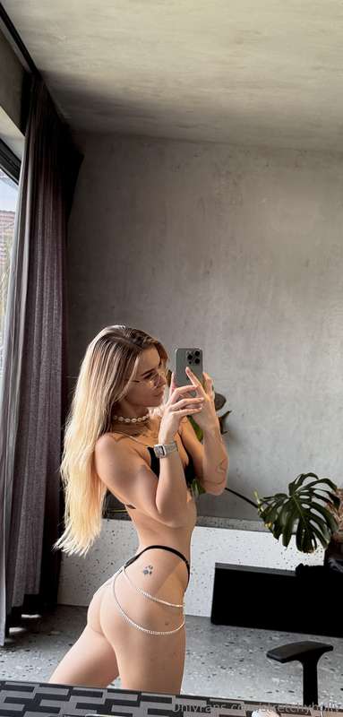 stretchyholly
