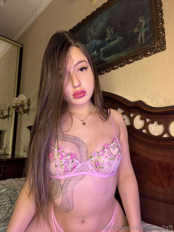 Heyyy boo! 😘 miss you🐾
I really want to chat now, write to m..