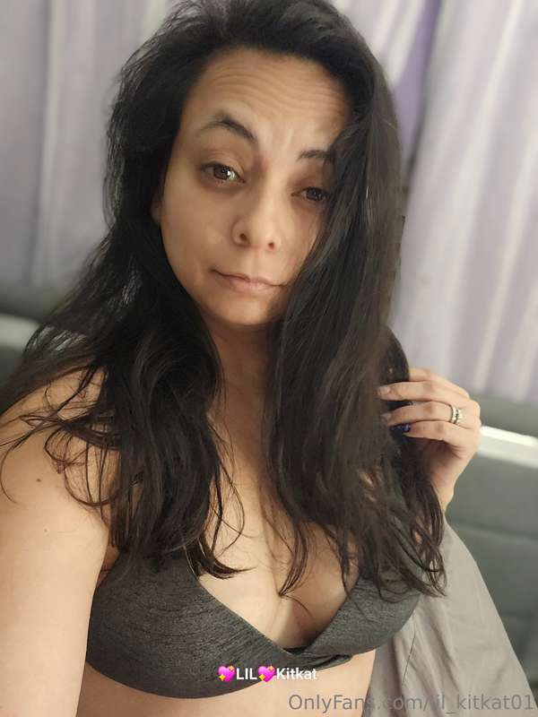 Mmm it's so yummy... come watch me play with myself 