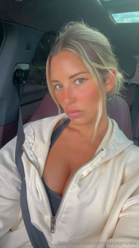 sierraskyeprivate photo