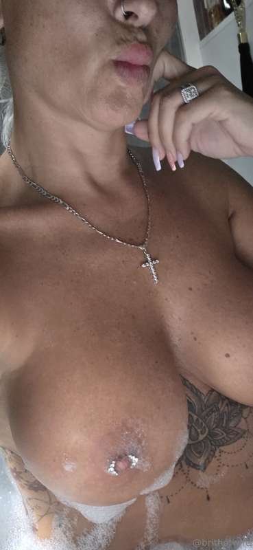 brithotwife
