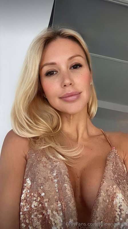 *FREE* 🤪💦🔥 You want to see her @ur.gina e tearing her pussy ..