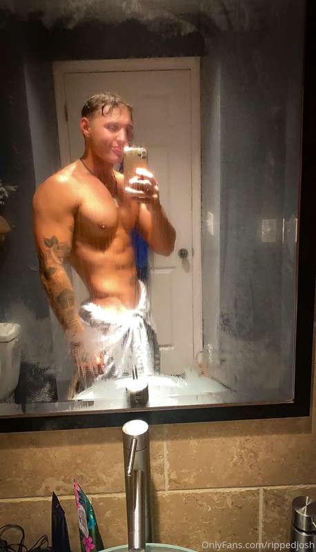Come & shower with me...😏 Love you guys sm. Thank you all fo..