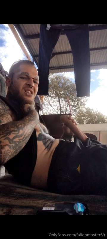 New epic terrace sideview jerkoff and cumshot on habs, 9 min..