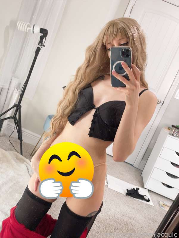 damnjacquie image #0