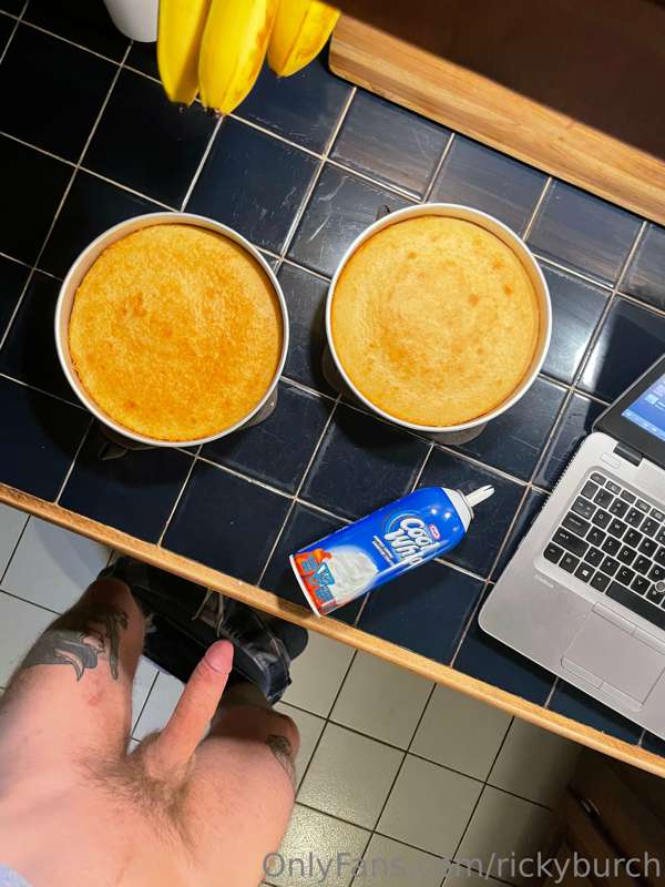 Fuck I love cool whip 🤤🧁