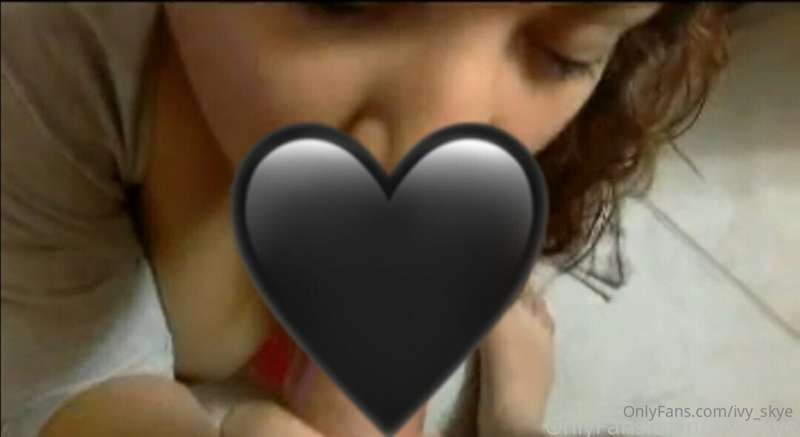 I just made a sale. Bj video (boy/girl)!

Check bio to purch..