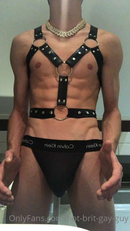 hot-brit-gay-guy