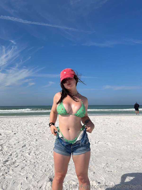 The only thing better than the ocean view is this view. 👀