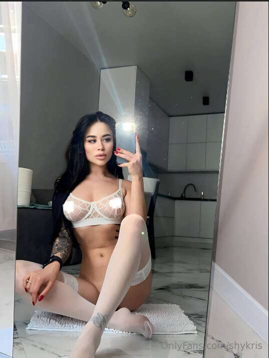 🍬 @grace.silver 🍬
Play by the rules or be punished 🔥🤤

🥵 @gr..
