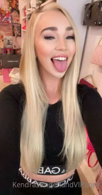 Photo 65 of Kendra Sunderland on Tocromo