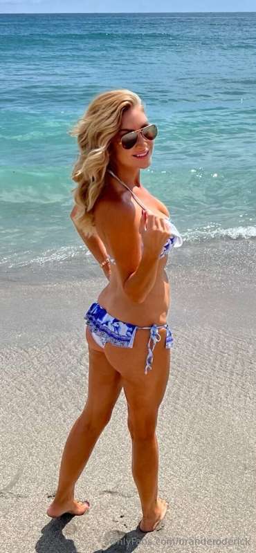 i think this is sexy enough for you.. 👀