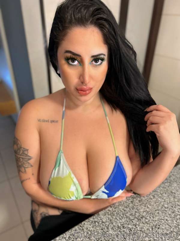 This is me looking into your soul... or at your d*ck 🍆