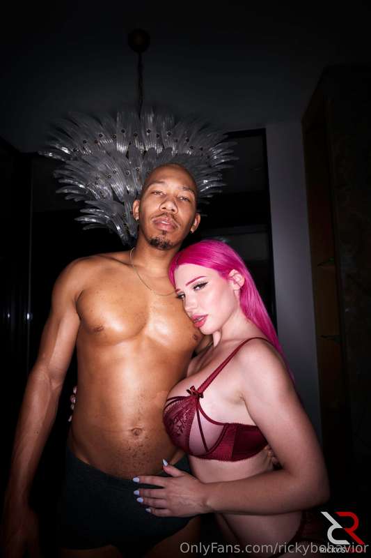 ❌❌ LILY LOU SET AN ORGASM RECORD ❌❌This pink haired slut squ..