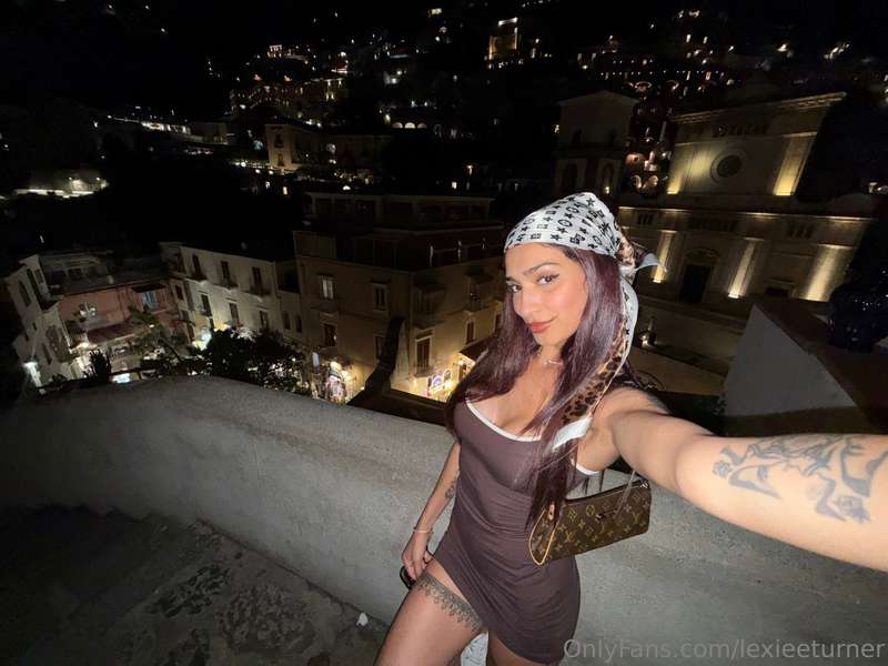 🤩