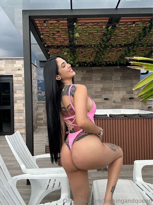 Esta me gusta más como se me ve el culo 👅🍑