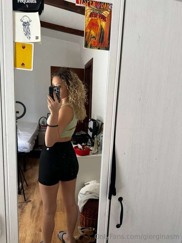 Look what i’m doing this week 🥵 (enjoy the vip page) @giorgi..