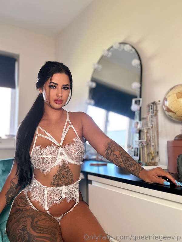 queeniegeevip