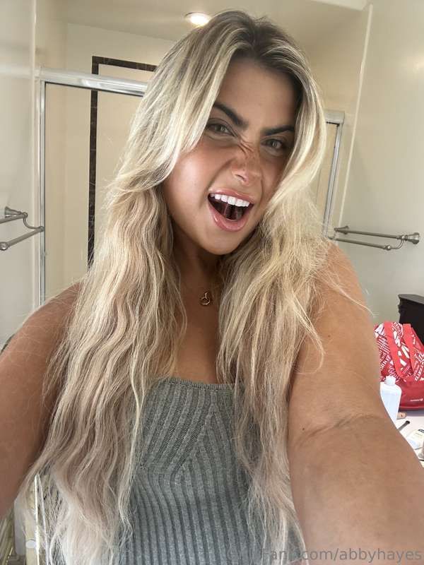 embracing the good vibes today, how’s your mood? ✨