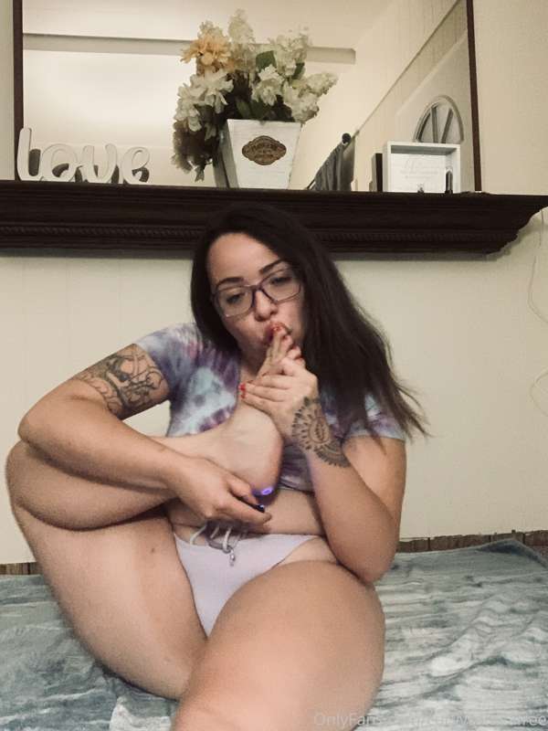 wiggly toes and self worship 💗