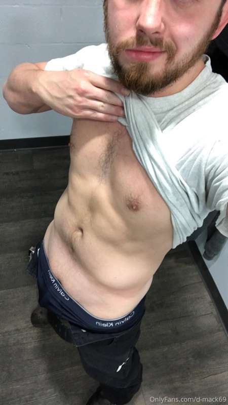 Wanna see the video of me cumming in my works bathroom?? 😈🥵 ..