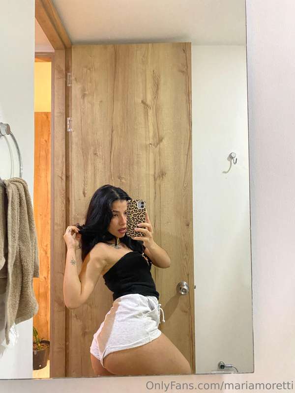 Feeling sexy today idk if is something about the day but hop..