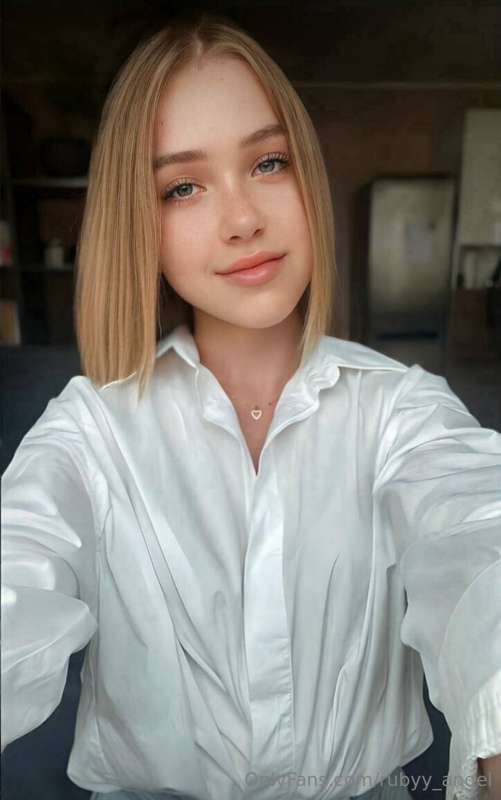 𝐅𝐑𝐄𝐄𝐄 𝐒𝐔𝐁𝐒𝐂𝐑𝐈𝐏𝐓𝐈𝐎𝐍
🟢CLICK HERE - @nika_mriya🟢
This cutie is ..
