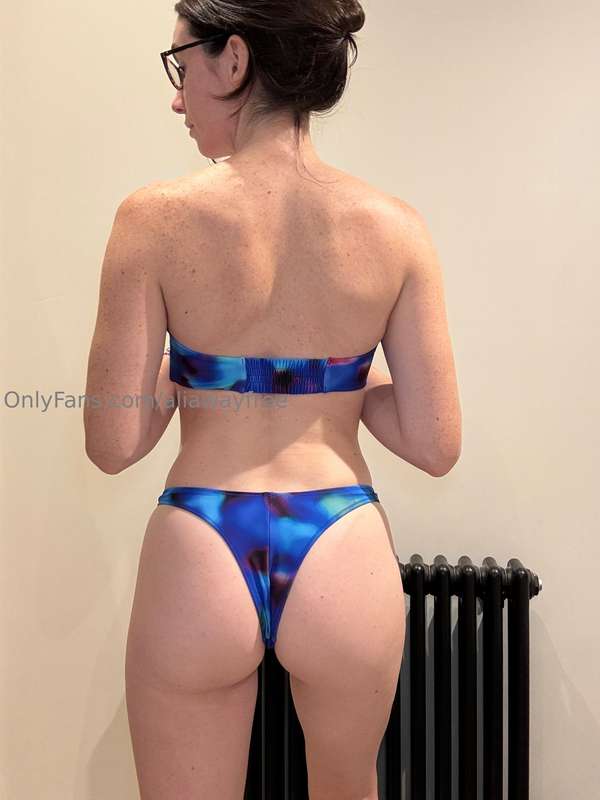 Are you into skinny girls like me?🤭 tell me at https://onlyf..