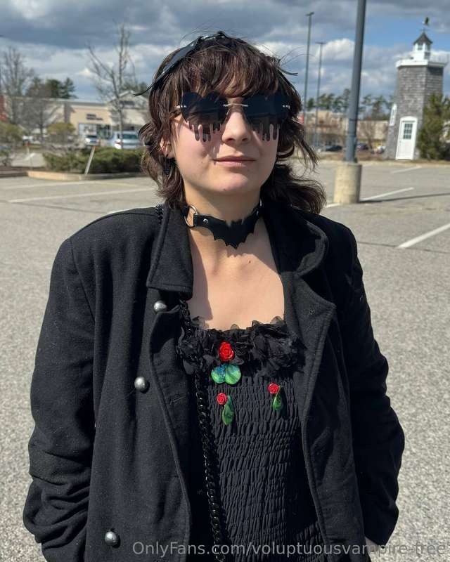 voluptuousvampire-free