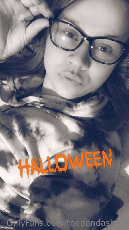 I love the spooky season, good morning my loves 💋❤️😈