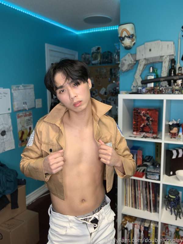 Check your dms for lewd Levi