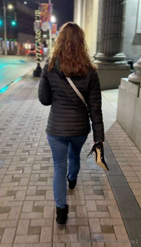 The “Slut Strut”!🤣 What an absolutely amazing, and MUCH need..