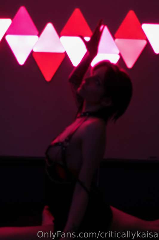 criticallykaisa image #6