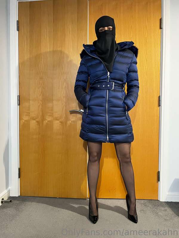 New blue puffer, stockings and BJ shoot with video - hope yo..