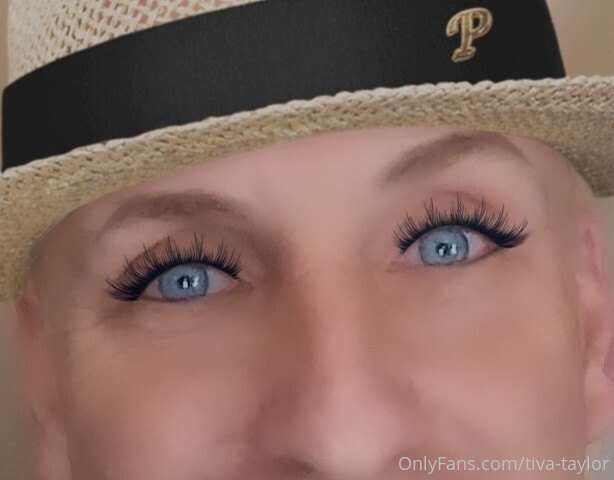 💞My baby blues are mesmerizing💞