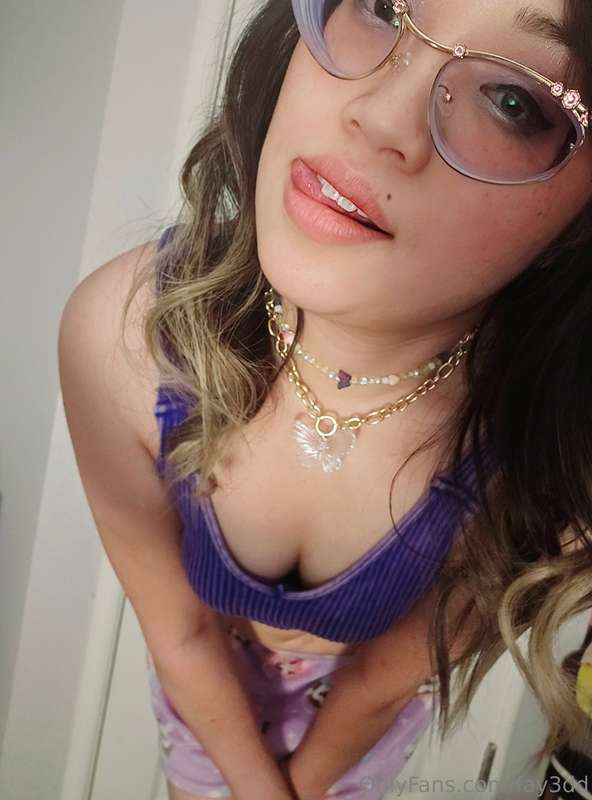 I took four pictures for you guys. 🥰 Here's two for now!