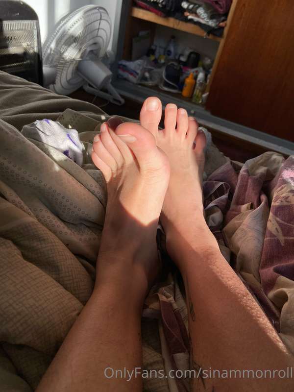 Sunbathing😁
