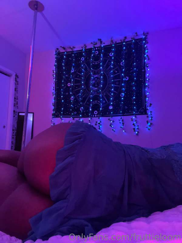 just showing off my new set for daddy😊