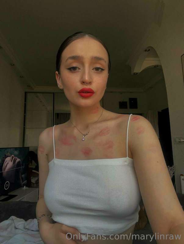 Night test 💄 lipstick failed but everything else is a 10 🥰
