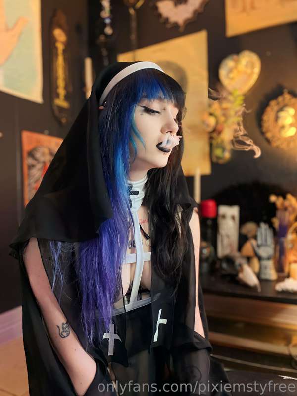 This nun has a secret naughty side :)) @pixiemsty