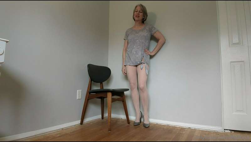 Picture set from "StepMom Too Sexy in Pantyhose"
