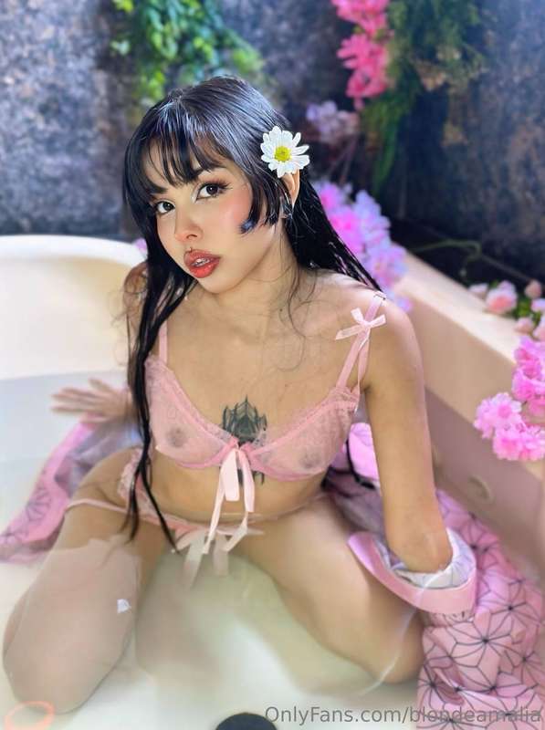 *** SUB FOR FREE TO THIS NAUGHTY 19-YO *** @funsize_mochi 🥵E..