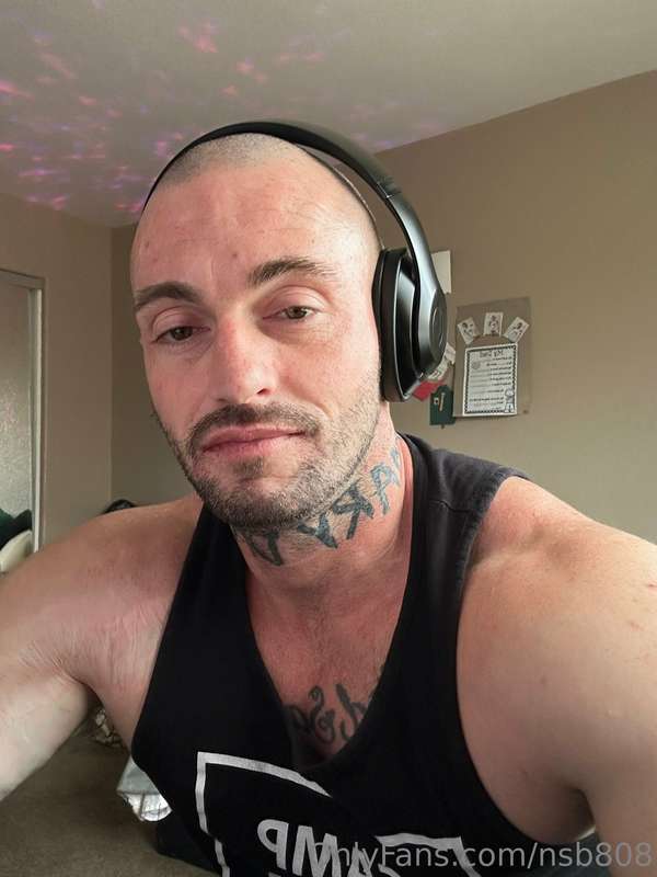 Getting some work done before I make some content let me kno..