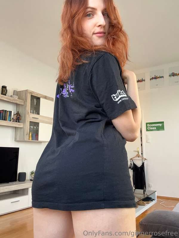 POV: Your online girlfriend tries to make your Tuesday bette..