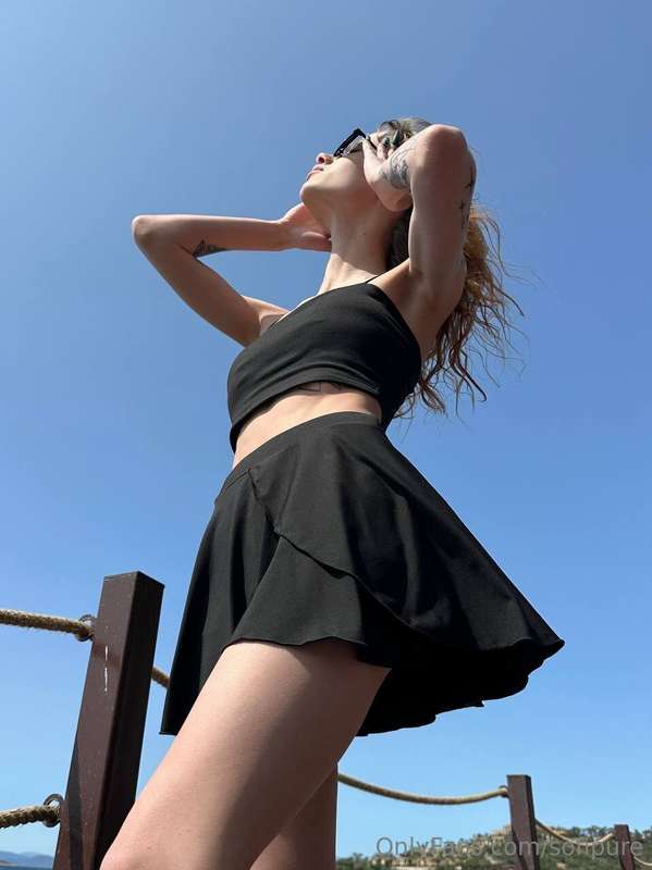 Stretched like sunshine, twirling like I’ve got zero respons..