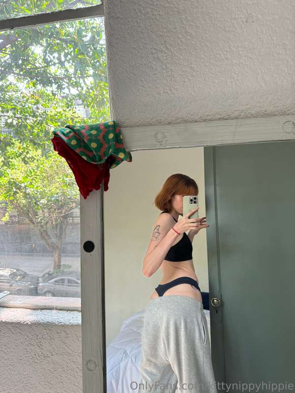 kittynippyhippie image #1