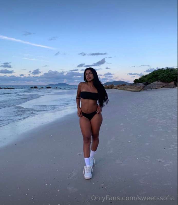I am a beautiful brunette from Spain, do you want to enjoy e..