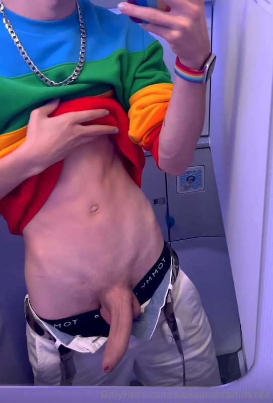 Have you tried jerking off on an airplane? I did.)😏 Look at ..