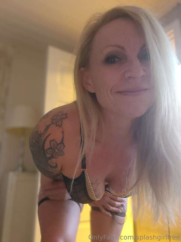 💦 Stikker bare innom å hilser på 😘💦💦